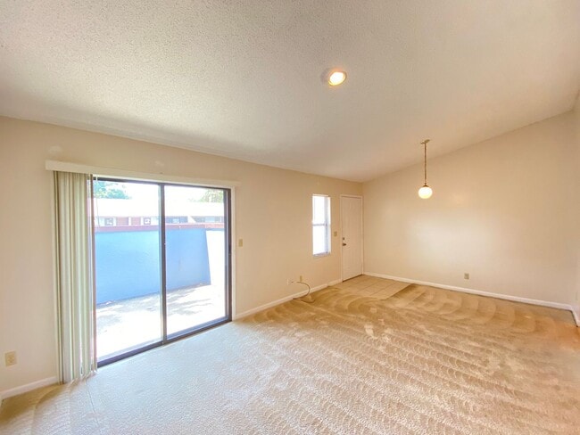 Photo - 620 SE 28th Pl Unidad D