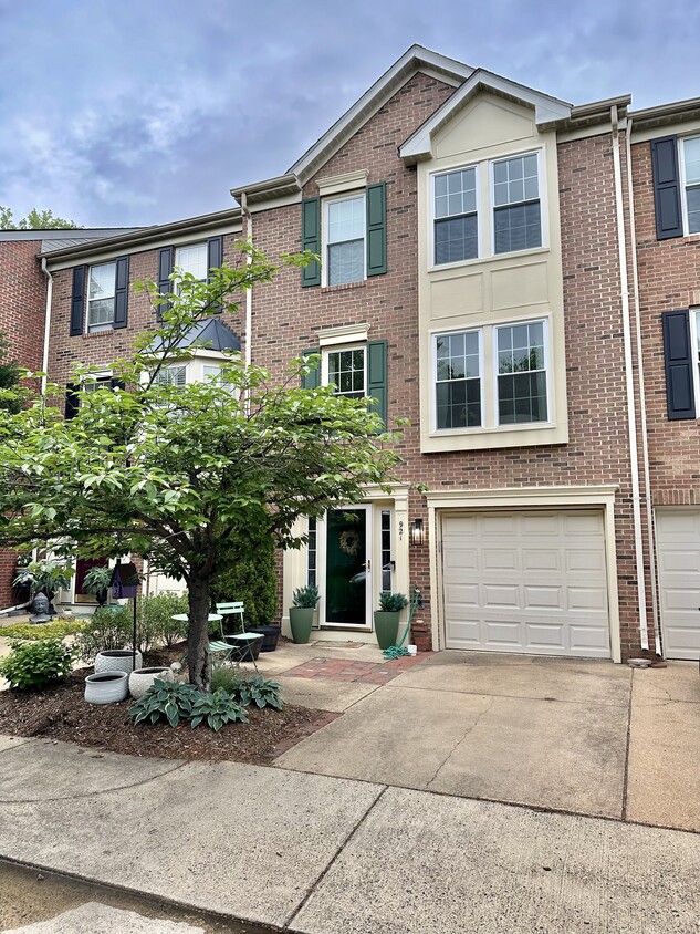 Photo - 921 Rolfe Pl (Alexandria, VA)