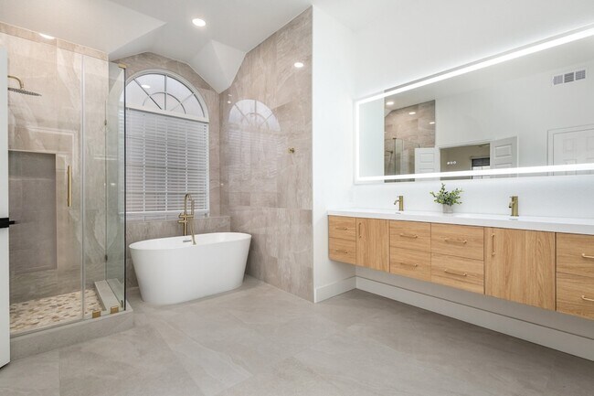 Photo - 2325 Flanders Ln