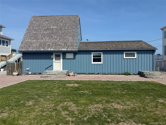 Building Photo - 25 Shinnecock Rd