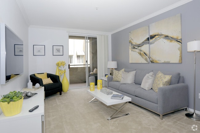 1BR, 1BA - 863 SF