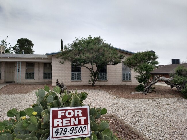 Building Photo - 6609 Escondido Dr Rental