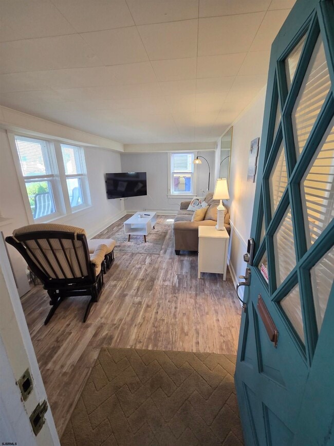 125 N Newark Ave Unit Lower
