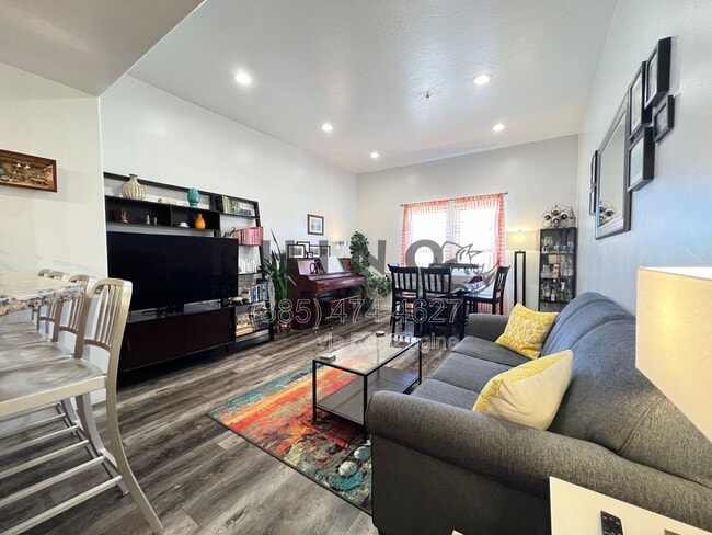 Photo - 4276 S Main St Unit 413