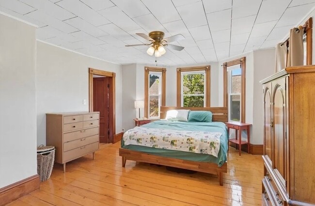 Photo - 62 Maple St Unit Upper Level in Duplex