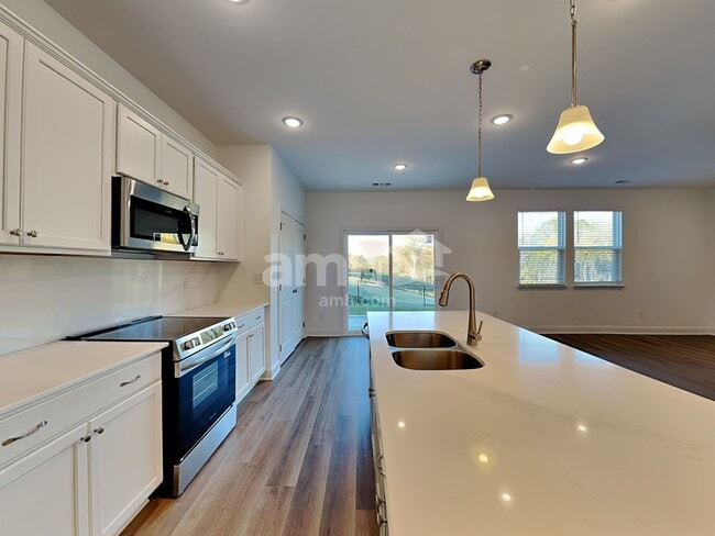 Photo - 217 Gershon Wy