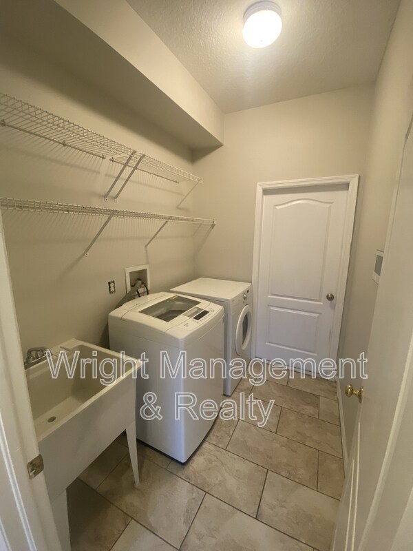 Photo - 1231 Brooke View Dr