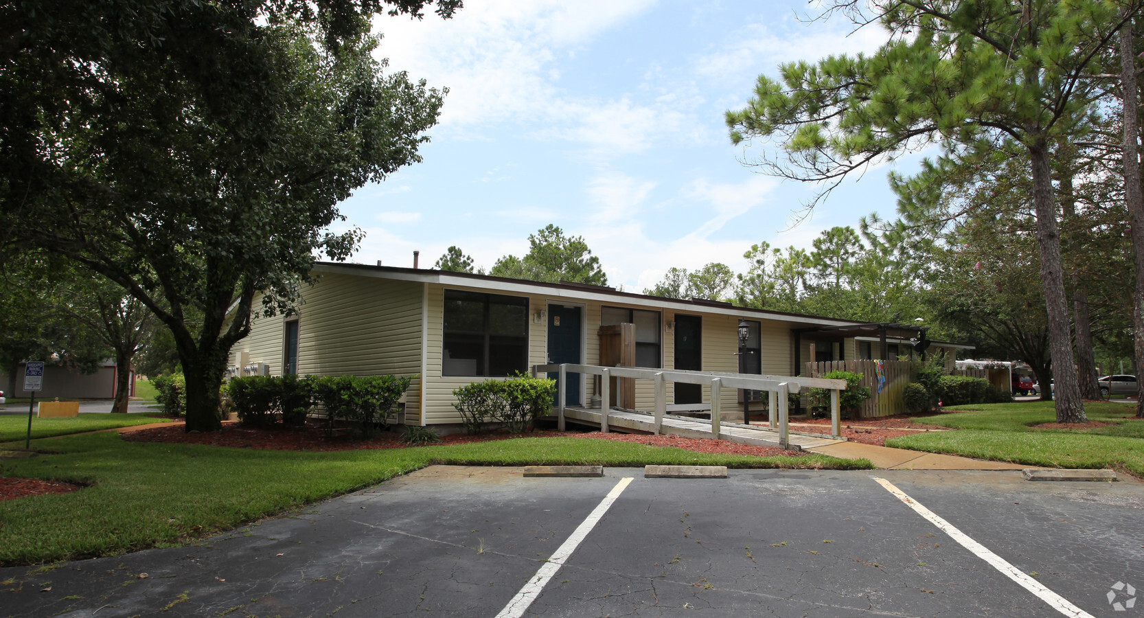 Moultrie Apartments - Moultrie Apartments