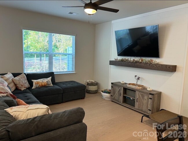 Photo - 6021 Caprera Wy