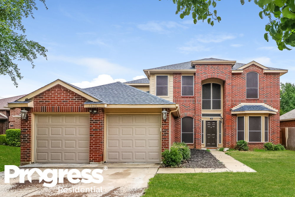 Photo - 7509 Heathrow Ct House