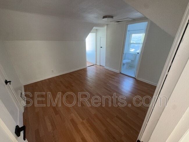 Photo - 6740 Robbins Ave