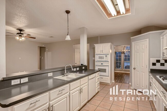 Photo - 2021 Cantura Dr