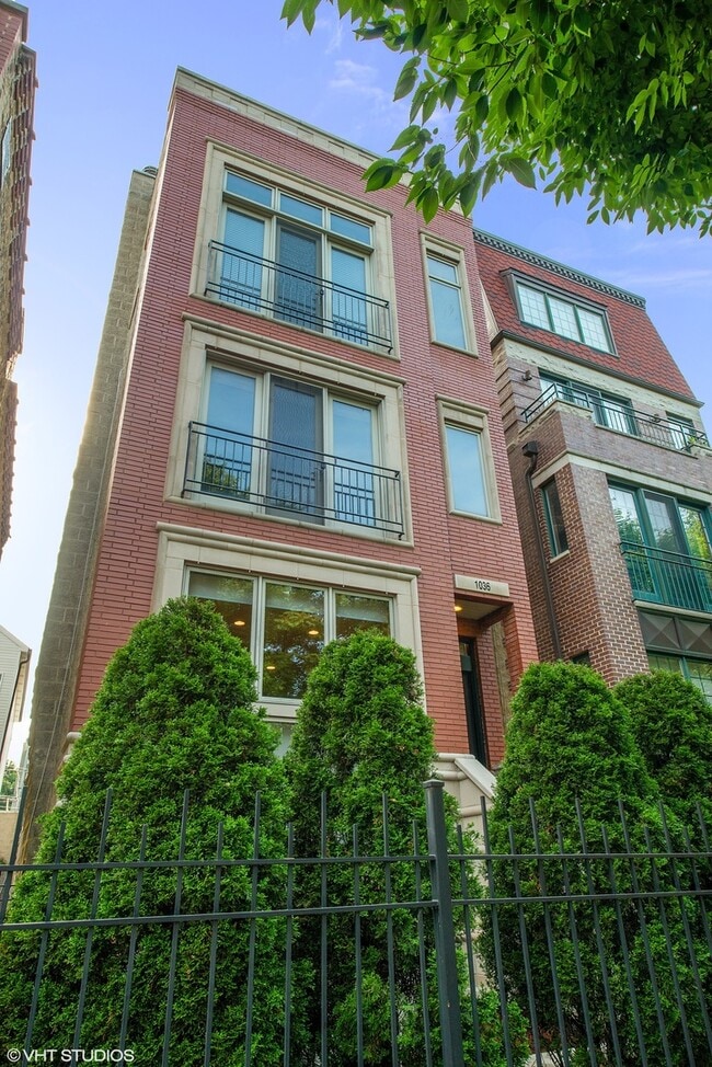 Building Photo - 1036 N Wolcott Ave Unit 2 Rental