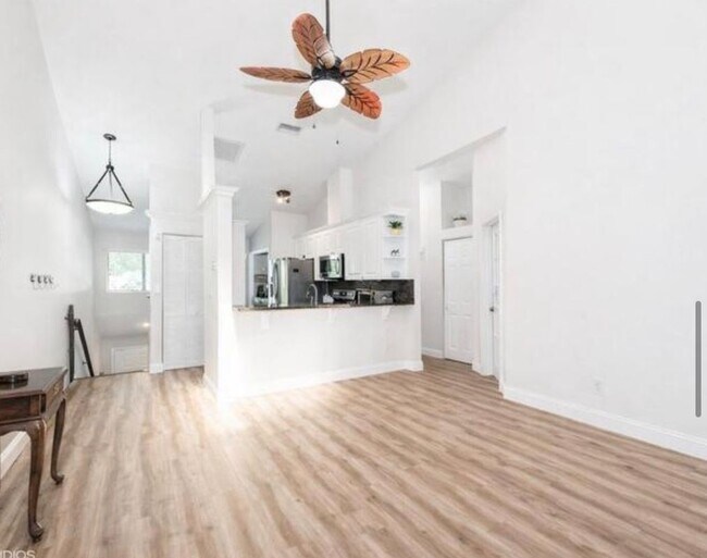 Photo - 805 Harbour Pointe Way Unit #805