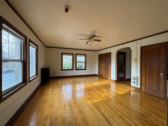 Building Photo - Stephens Properties 1325 Unit 4