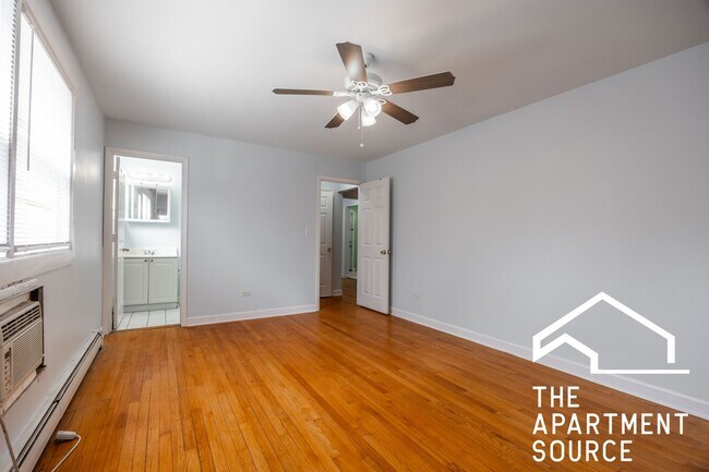 Photo - 1643 W Sherwin Ave Unit 2