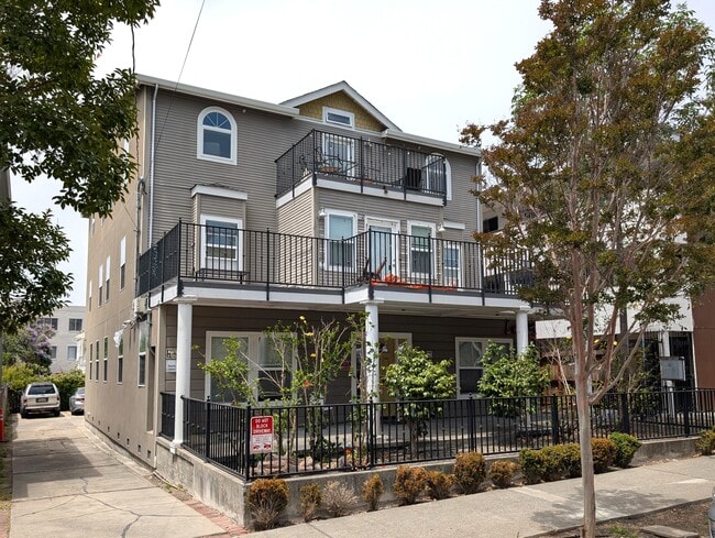 2504 Dana St