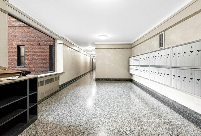 Photo - 100-11 67th Rd Unidad 508