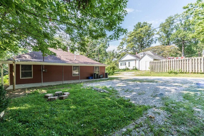 Photo - 311 E 11th St