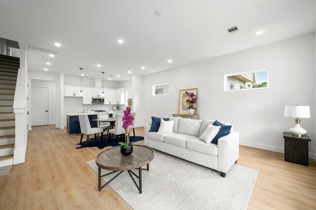 Photo - 5514 Hardy St