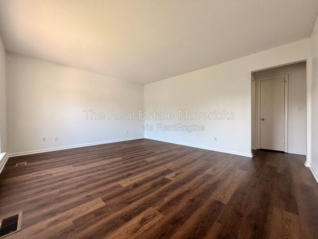 Photo - 3638 Missionaire Ave