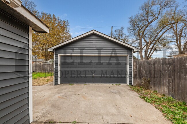 Photo - 235 Trout Ave