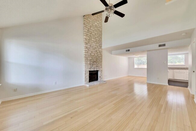 Photo - 9731 Meadowheath Dr