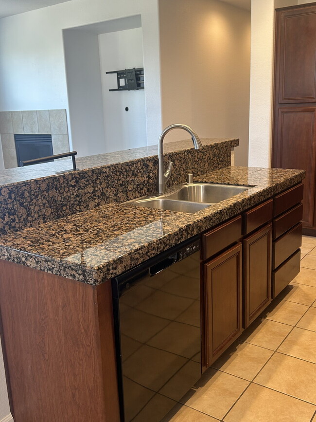 Photo - Beautiful 2 bd 2 bath Condo in Folsom