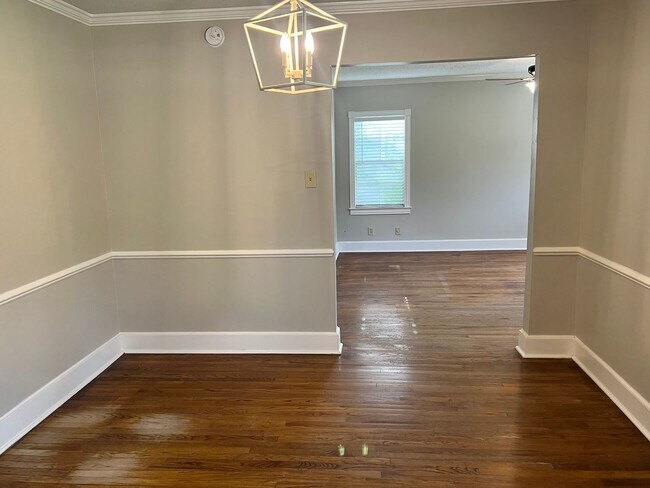 Photo - Spacious mid-city cottage