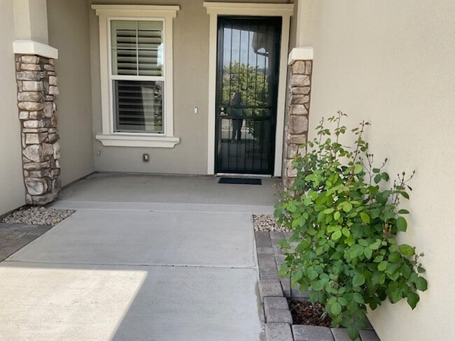 Photo - 1320 Winterchase Way