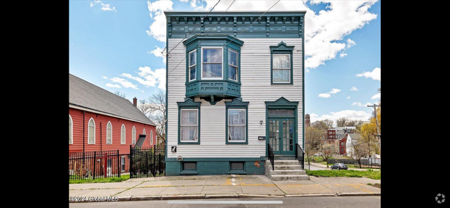 Building Photo - 62 Alexander St Rental