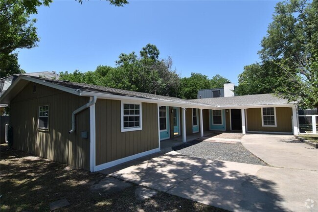 Building Photo - 2913 E 51st St Rental