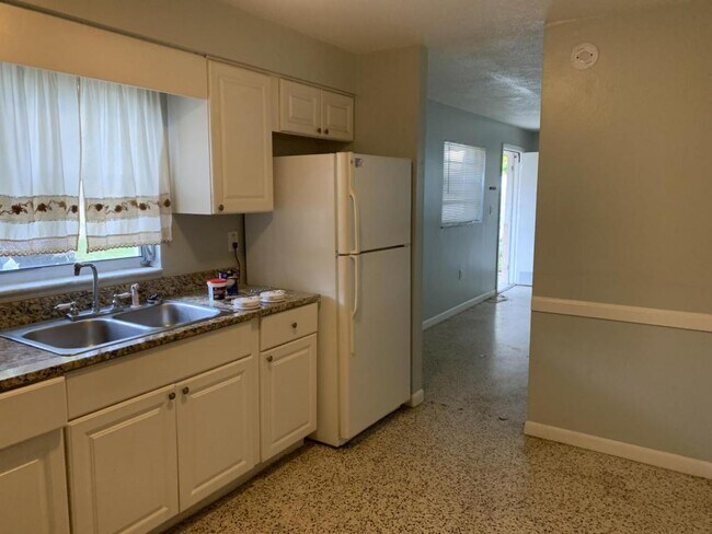 Photo - 1186 Sedeeva St