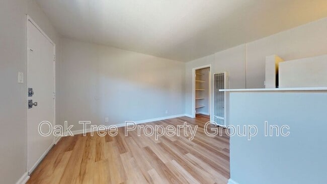 Photo - 2274-2274 E 15th St