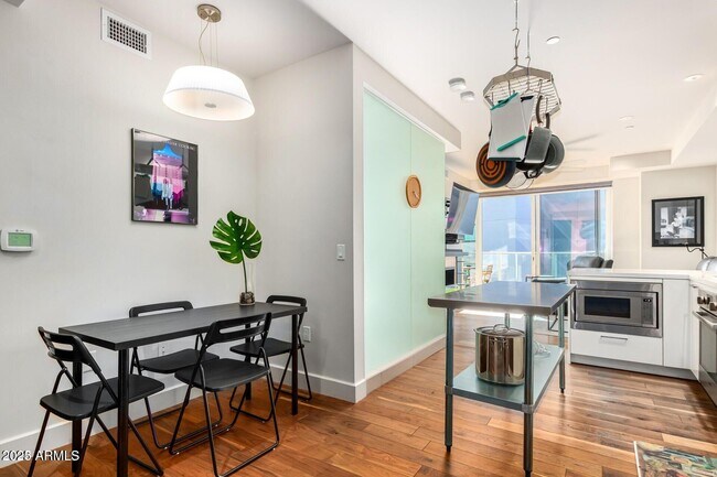 Photo - 4422 N 75th St Unit 4002