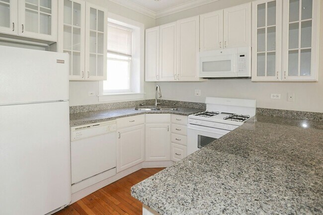Photo - 3852 N Southport Ave Apartment Unit 2