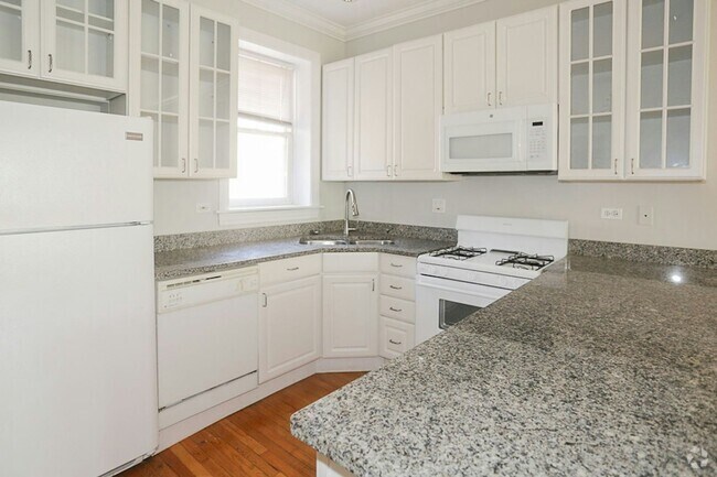 Building Photo - 3852 N Southport Ave Unit 2 Rental
