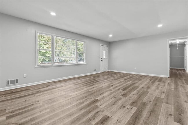 Photo - 1834 Dogwood Ct SW
