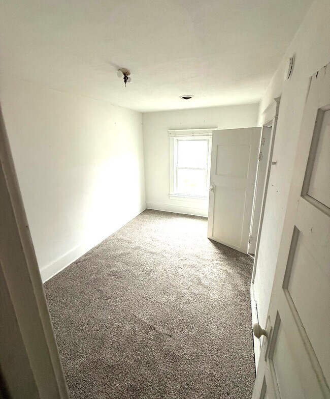 Photo - 322 Wallace St Unidad #2