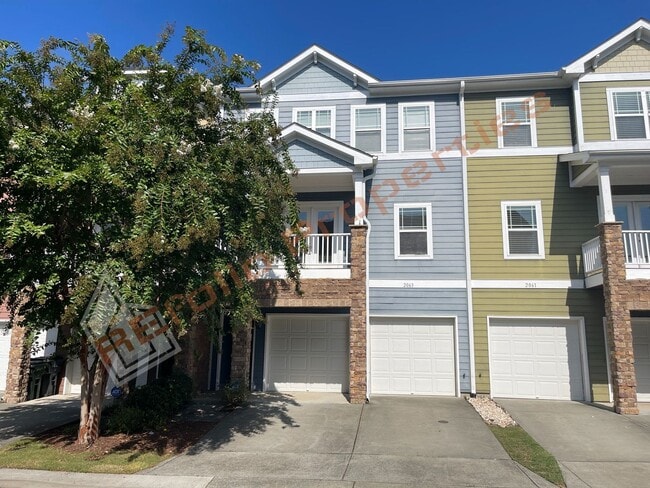 Building Photo - Luxury 3-Story Townhome, No Carpet 4 Bedro...