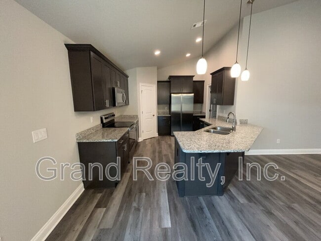 Photo - 4483 Watkins St