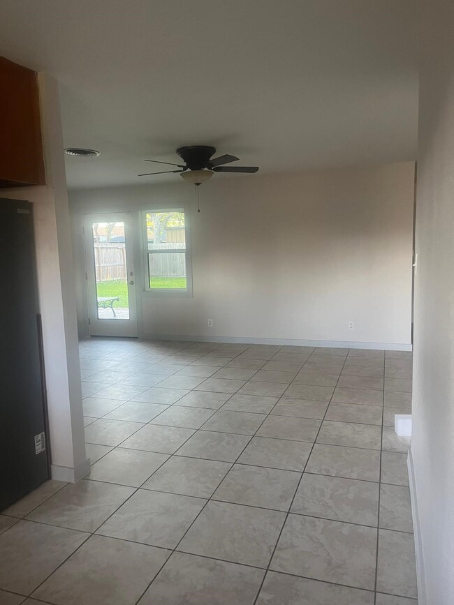 Photo - 3517 Tanglebriar Dr