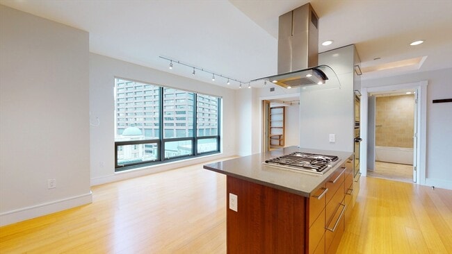 Building Photo - 45 Province St Unit 2107 Rental