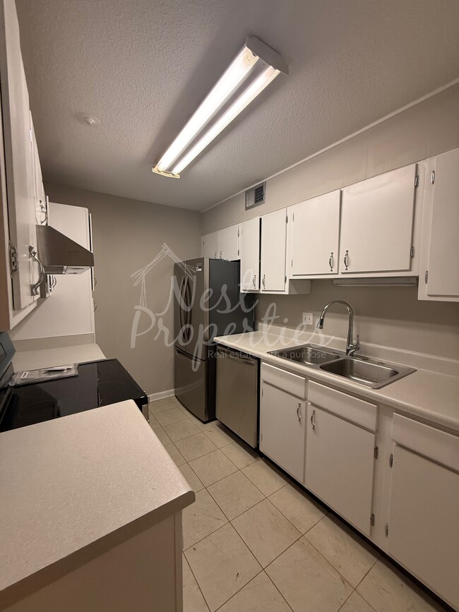 Photo - 317 Cambout St