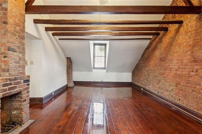 Photo - 622 Dauphine St Unit Upper