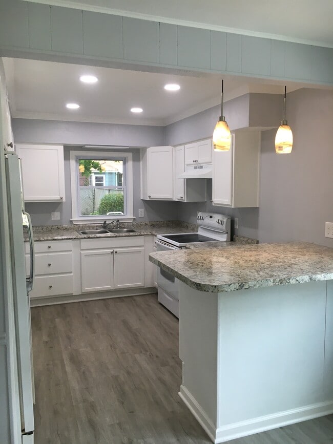 Photo - 1936 Tudor St