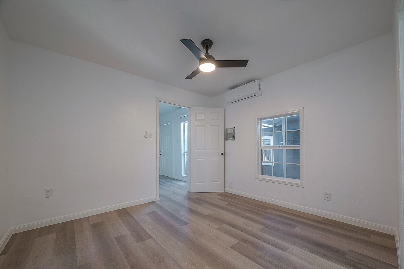 Photo - 3320 Hays St Unidad B