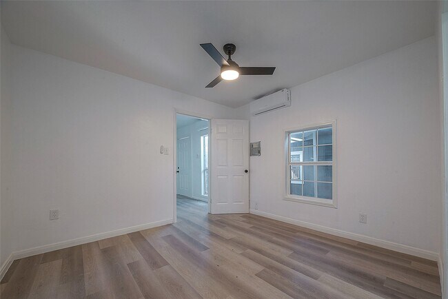 Photo - 3320 Hays St Unit B