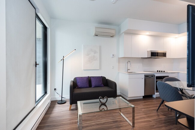 Photo - 665 Rue Versailles Unit ID1261812P