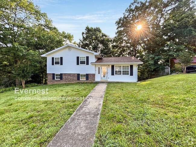 Building Photo - 6821 Knollcrest Dr Rental